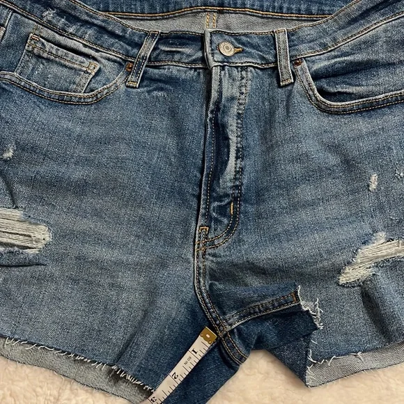 Old Navy size 14 high-rise Jean shorts - Picture 3 of 7